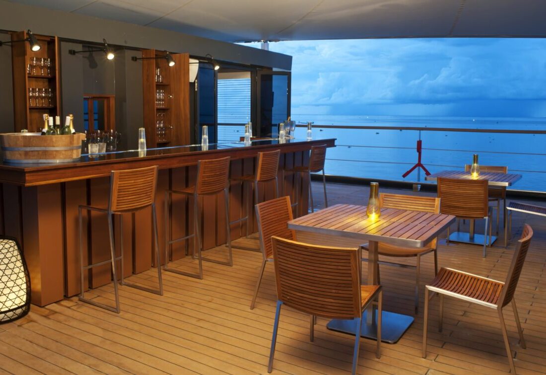 Outdoor Bar, Aqua Mekong