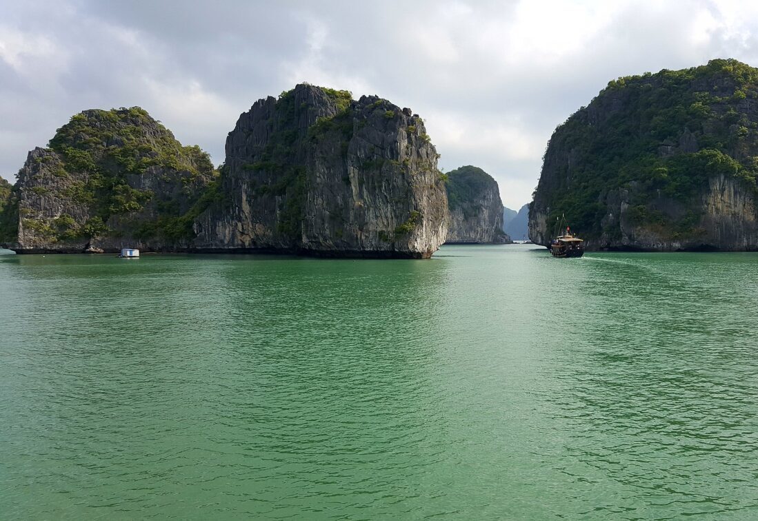 Felsen in der Halong-Bucht