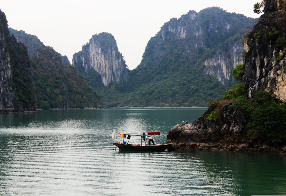 In der Halong-Bucht