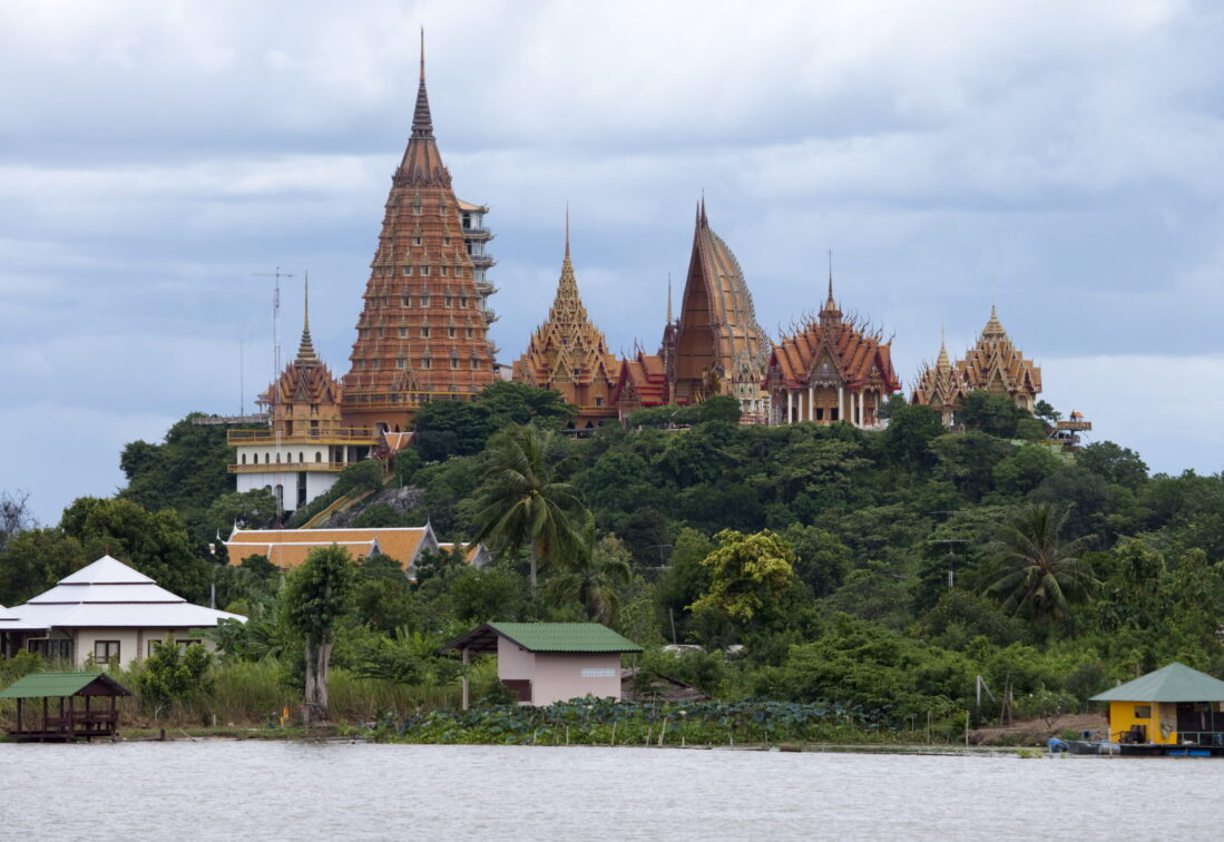 Wat Tham Khao Noi, Kanchanaburi
