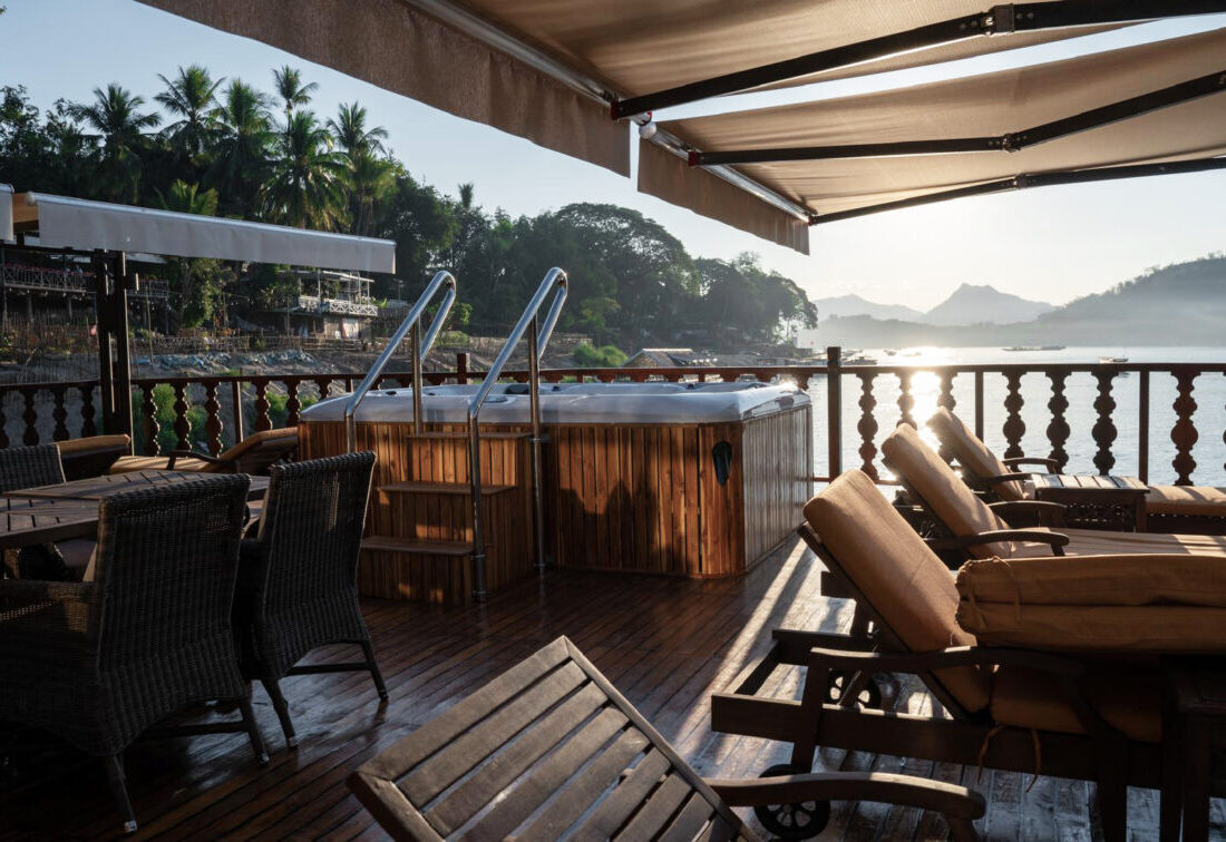 Jacuzzi auf der Heritage Line ANOUVONG
