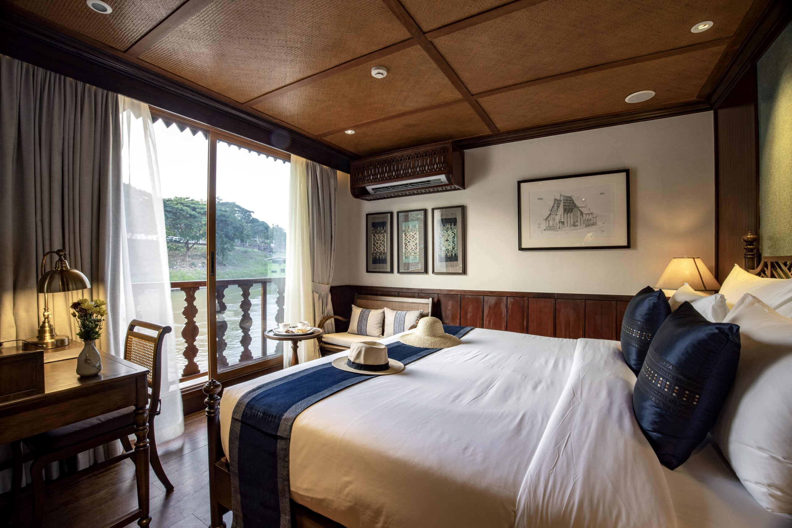 Deluxe Executive Kabine, ANOUVONG