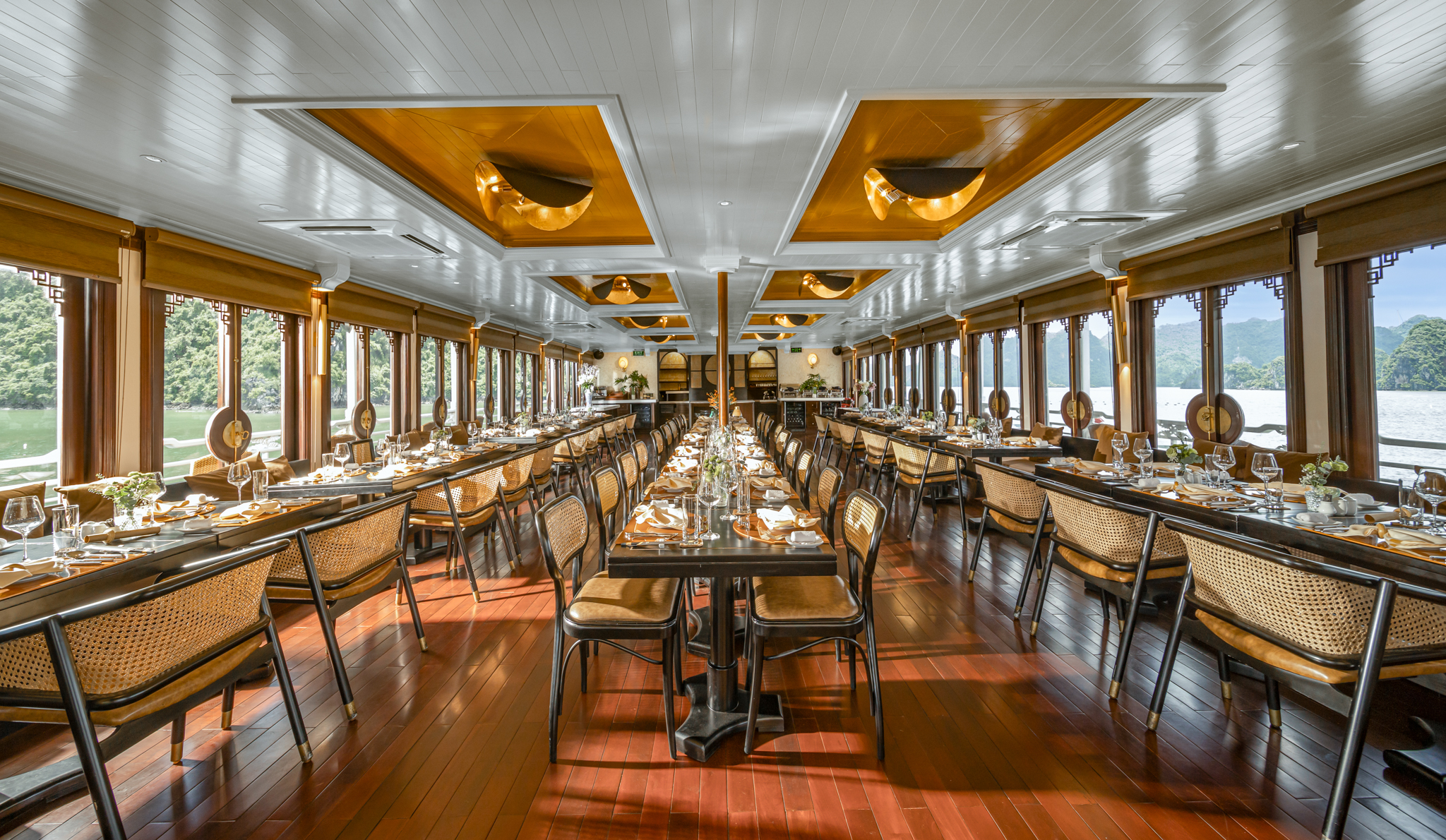 Restaurant auf dem Terrassendeck